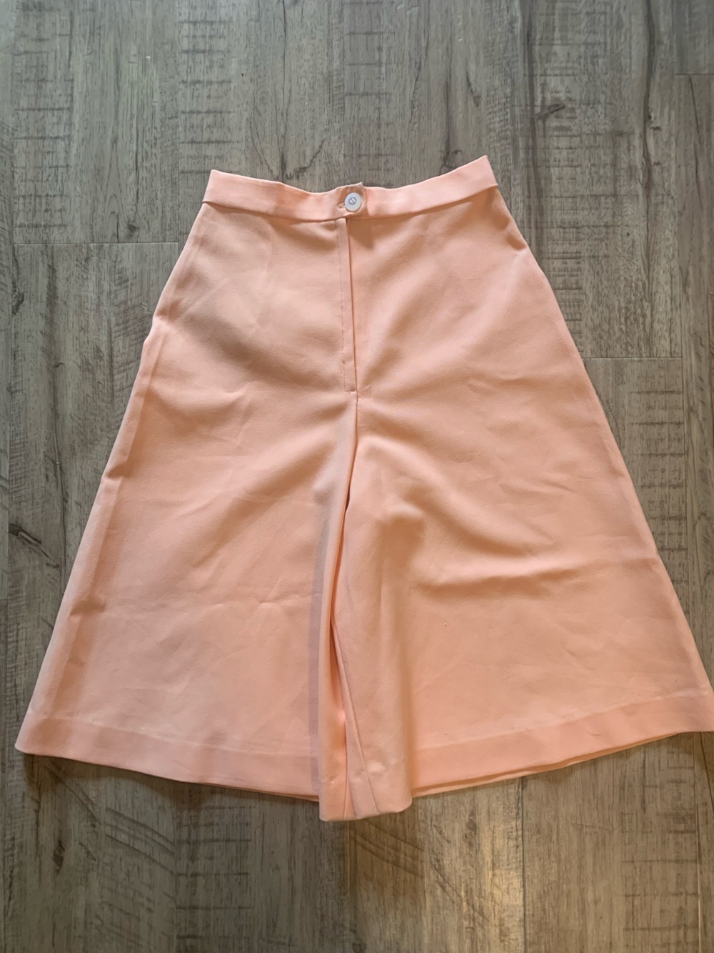 Vintage, handmade Light Peach High-waisted Wide-leg Short - Picture 2 of 6